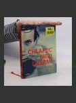 Chlapec mezi dveřmi - náhled