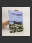 Flying together only to war - náhled