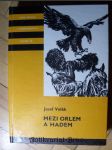 Mezi orlem a hadem - náhled